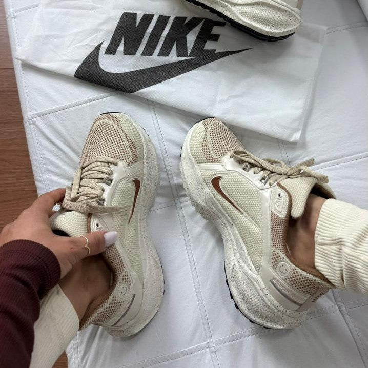 TÊNIS NIKE PEGASUS 41 – AREIA/CARAMELO