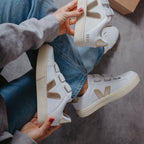 Velcro Branco / Dourado