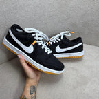 Tênis Nike Dunk Low SB