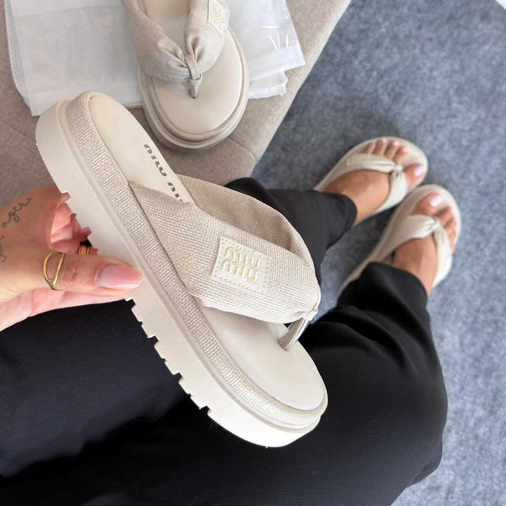 Sandália Miu Miu Plataforma Off White