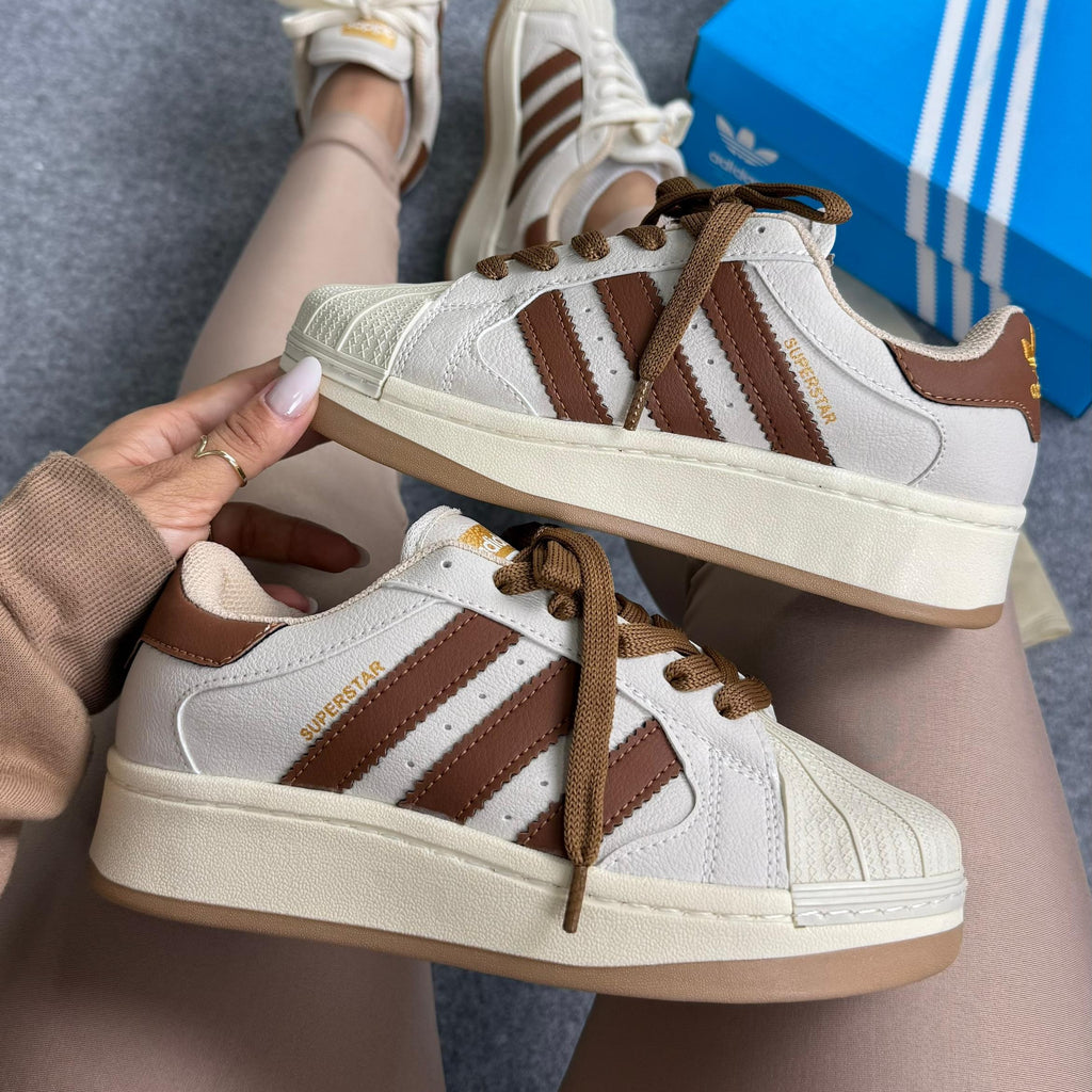 Tênis Adidas Superstar Plataforma Off Marrom