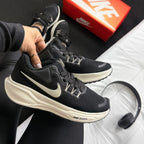 Tênis Nike Zoom Revolution – Preto/Off
