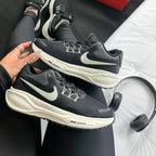 Tênis Nike Zoom Revolution – Preto/Off