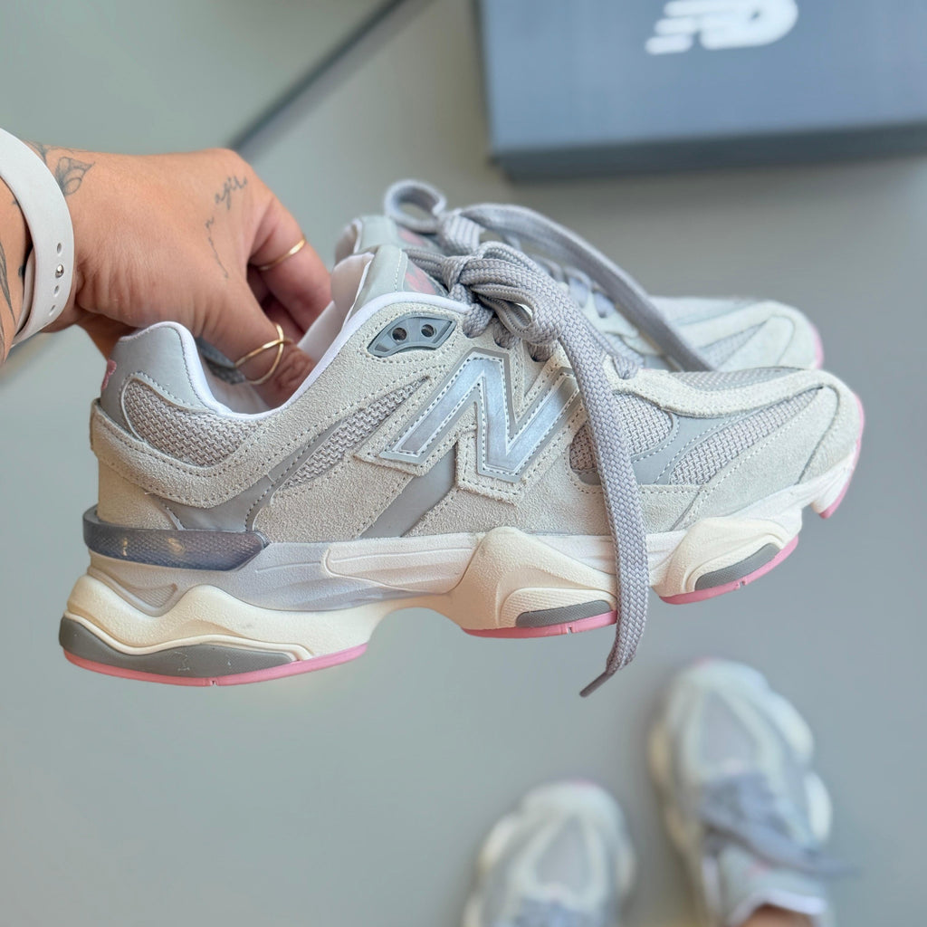 Tênis New Balance 9060 – Cinza/Rosa