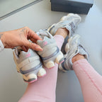 Tênis New Balance 9060 – Cinza/Rosa