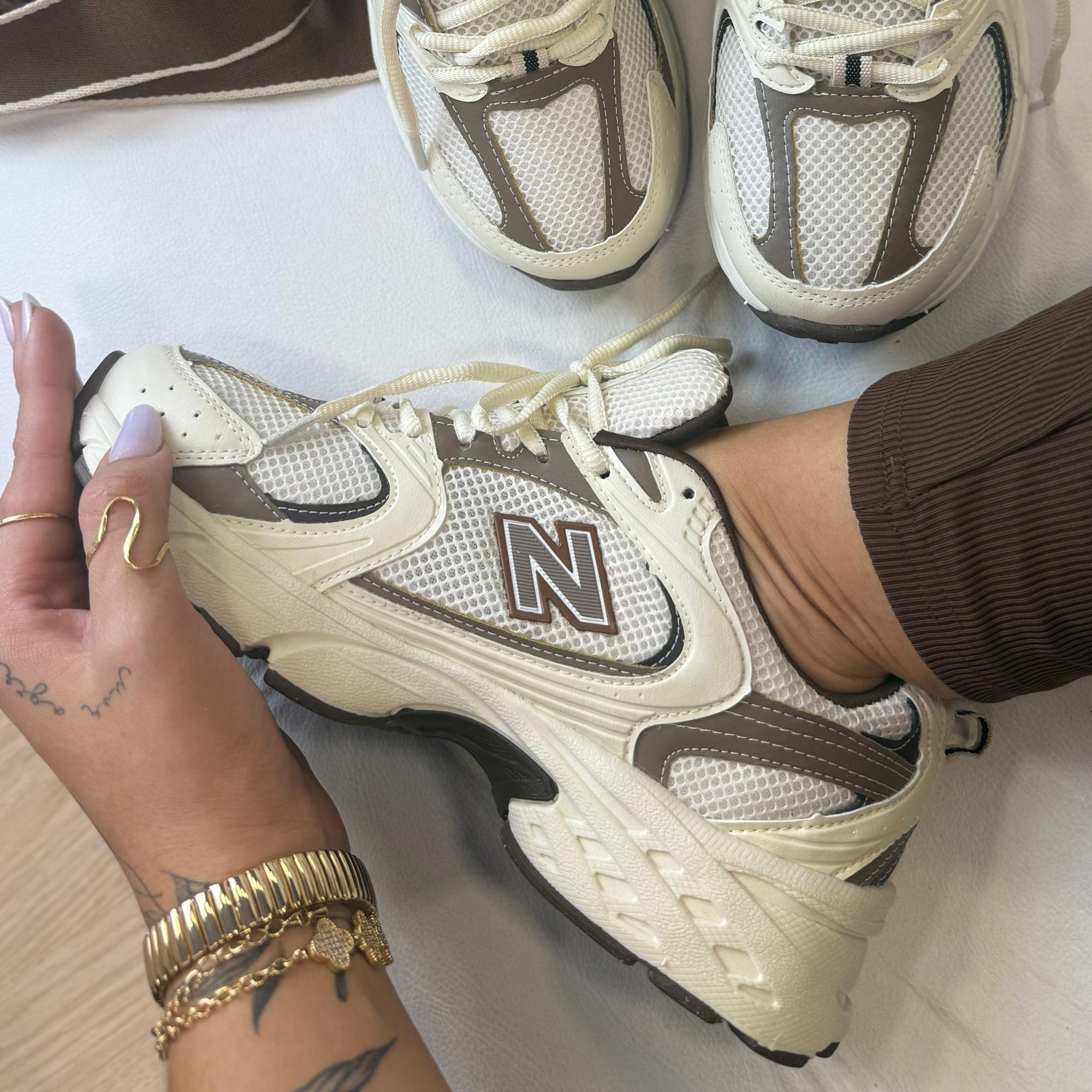 Tênis New Balance 530 – Off/Marrom
