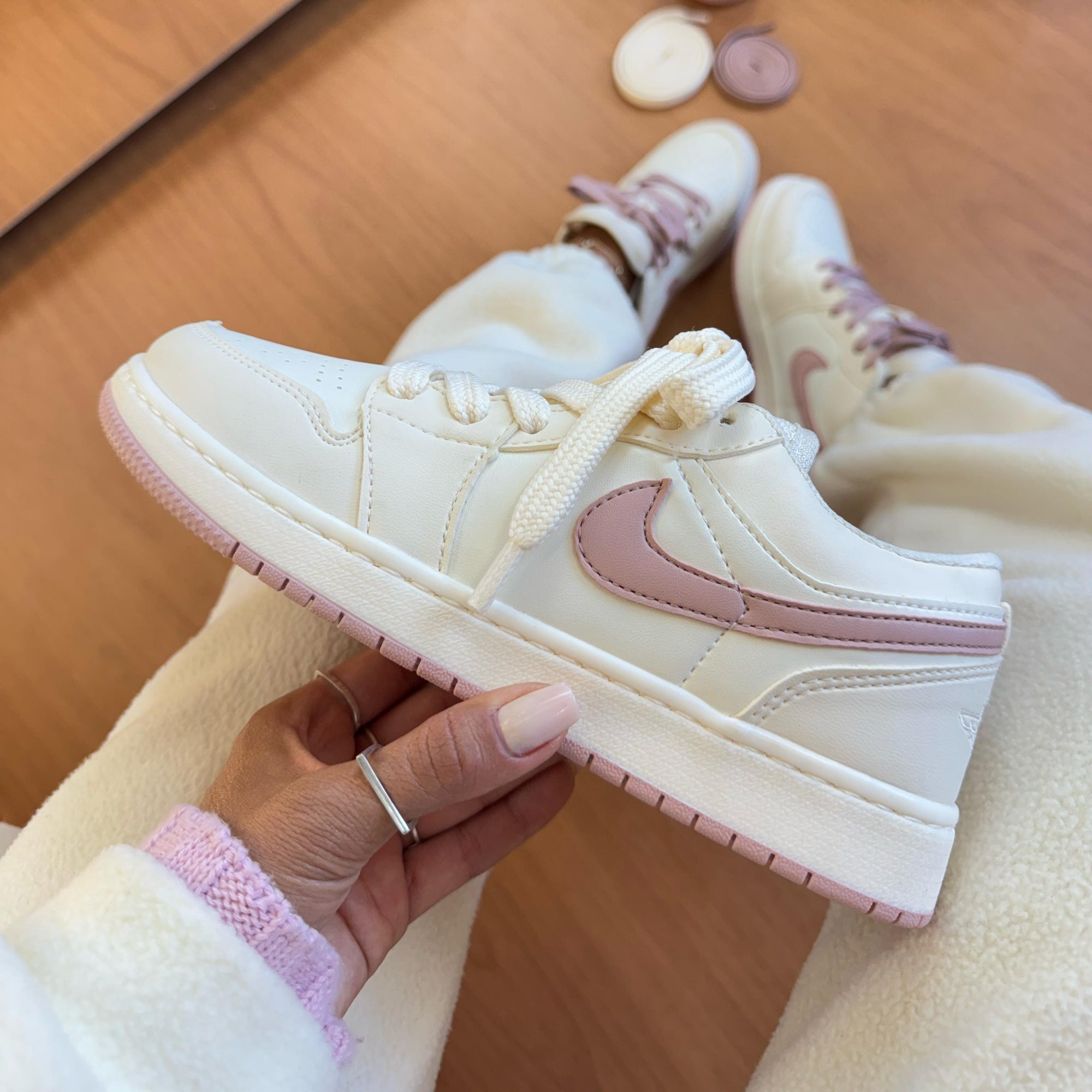 Tênis Jordan 23 Linha Luxo Marfim/Rose