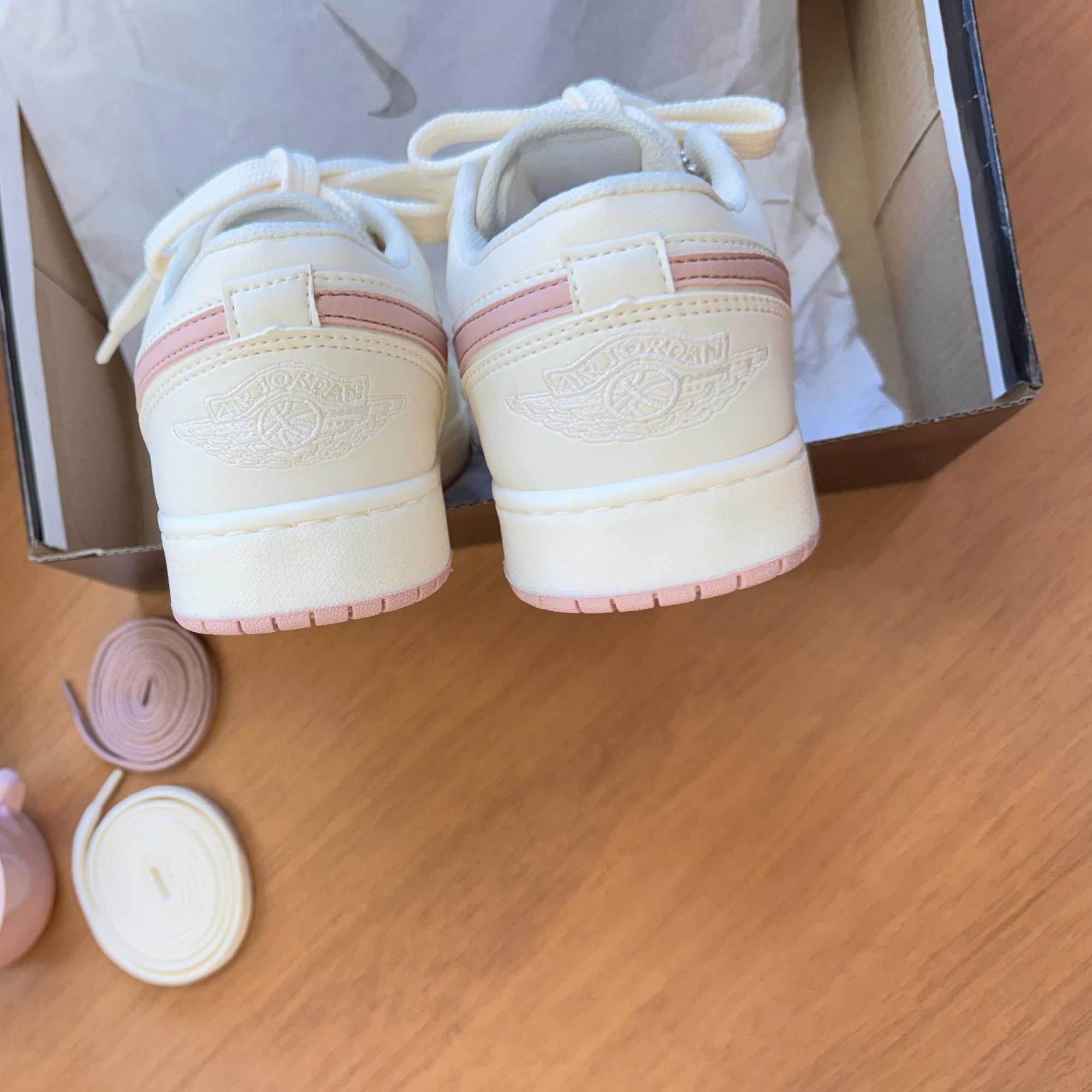 Tênis Jordan 23 Linha Luxo Marfim/Rose