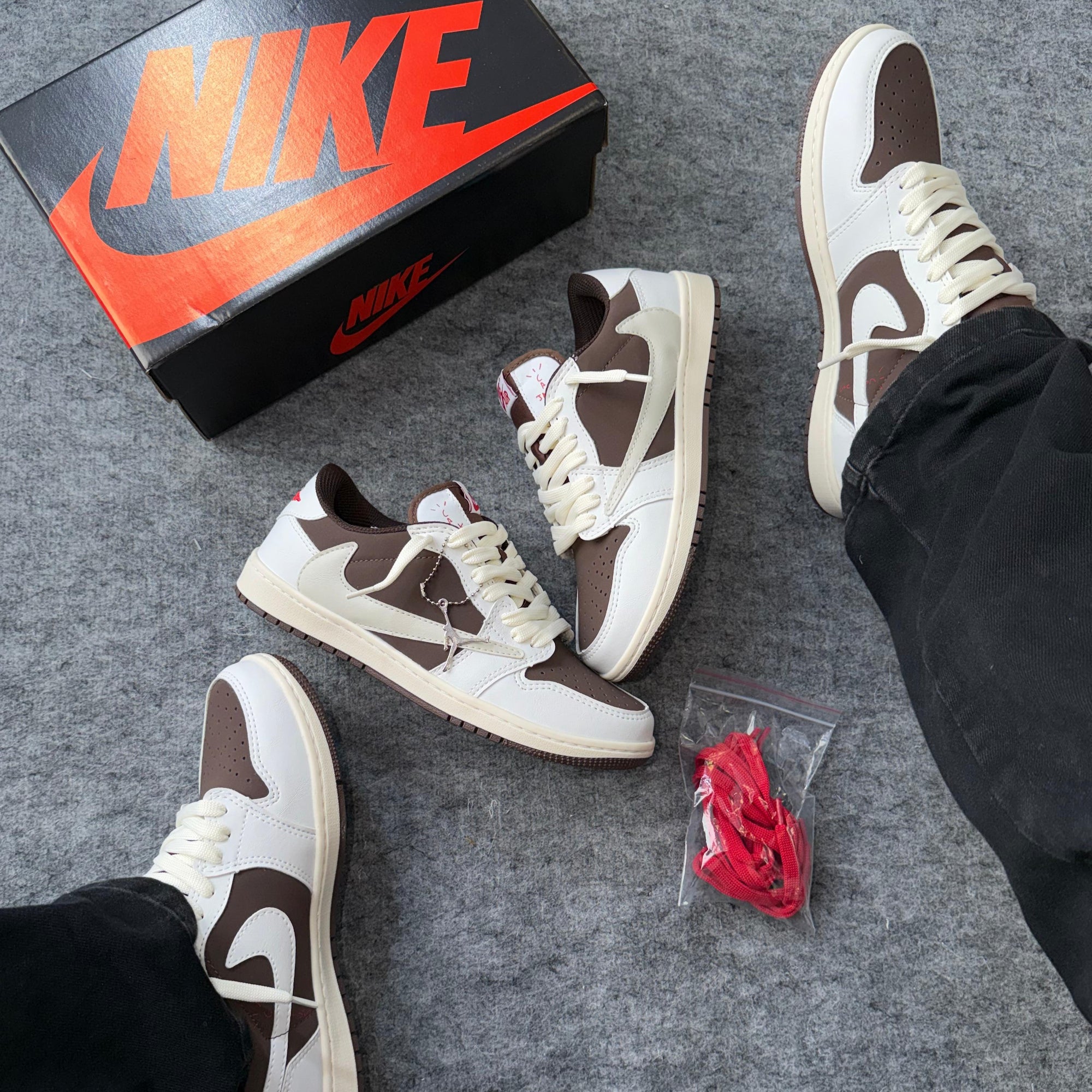 Tênis Travis Scott Cactus Jack Bege/Branco