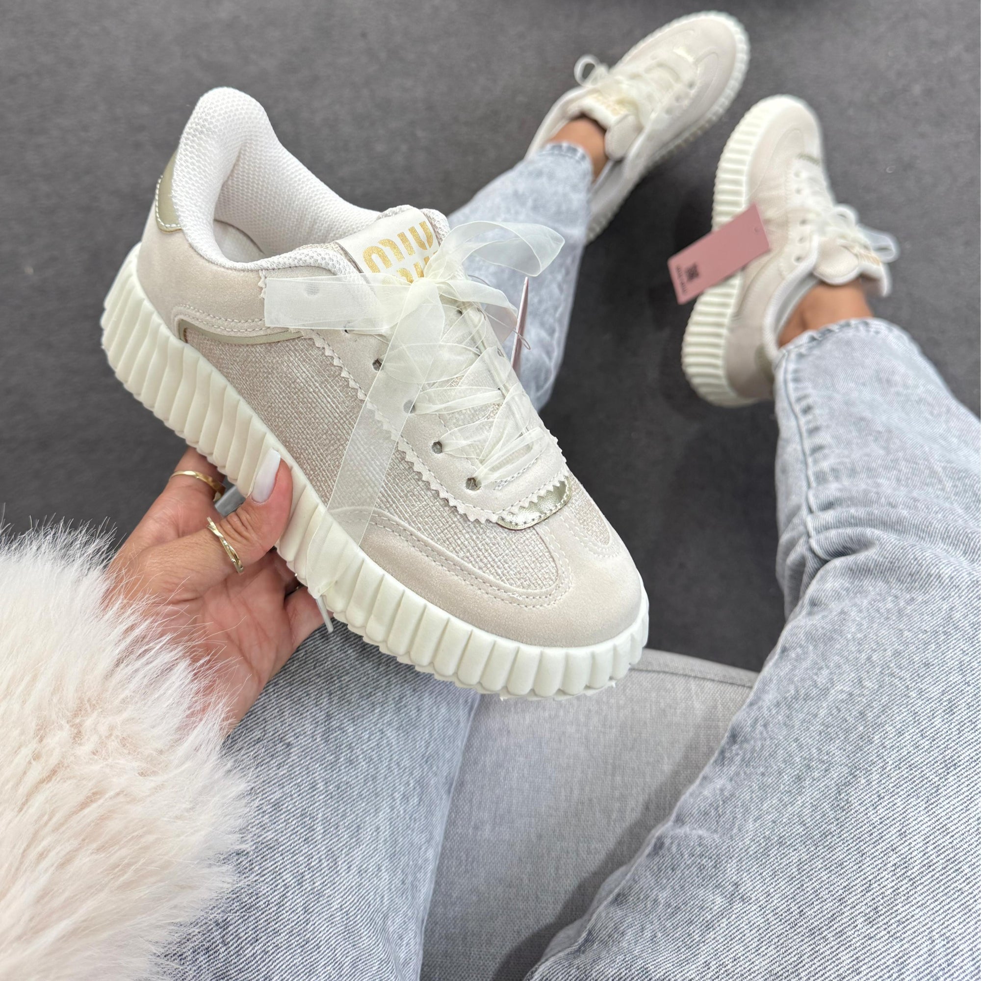 Tênis Casual Quenz Miu Miu Off/Off