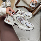 Tênis New Balance 530 Prime – Off/Café