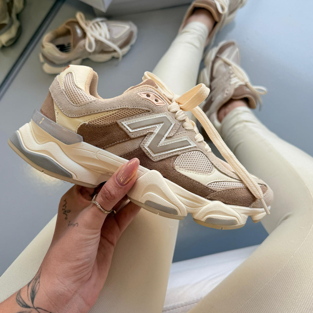 Tênis New Balance 9060 Couro Legítimo – Bege/Caramelo