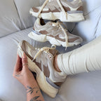 Tênis New Balance 9060 Couro Legítimo – Bege/Caramelo