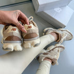 Tênis New Balance 9060 Couro Legítimo – Bege/Caramelo