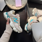 Tênis New Balance 9060 Prime Couro – Bege/Azul/Rosê