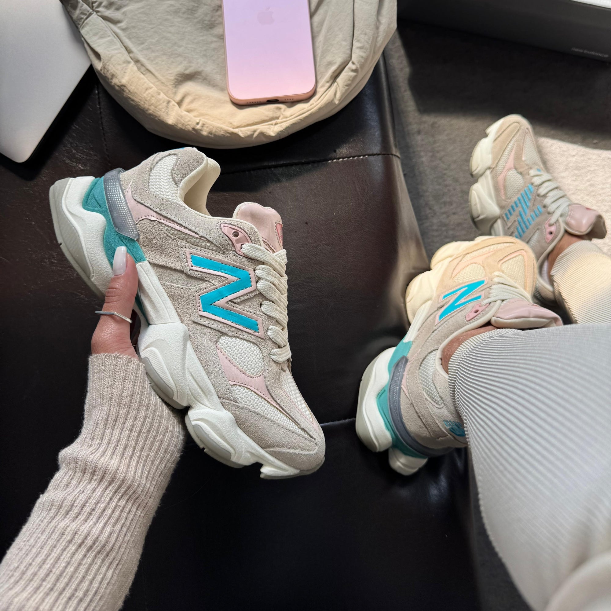Tênis New Balance 9060 Prime Couro – Bege/Azul/Rosê