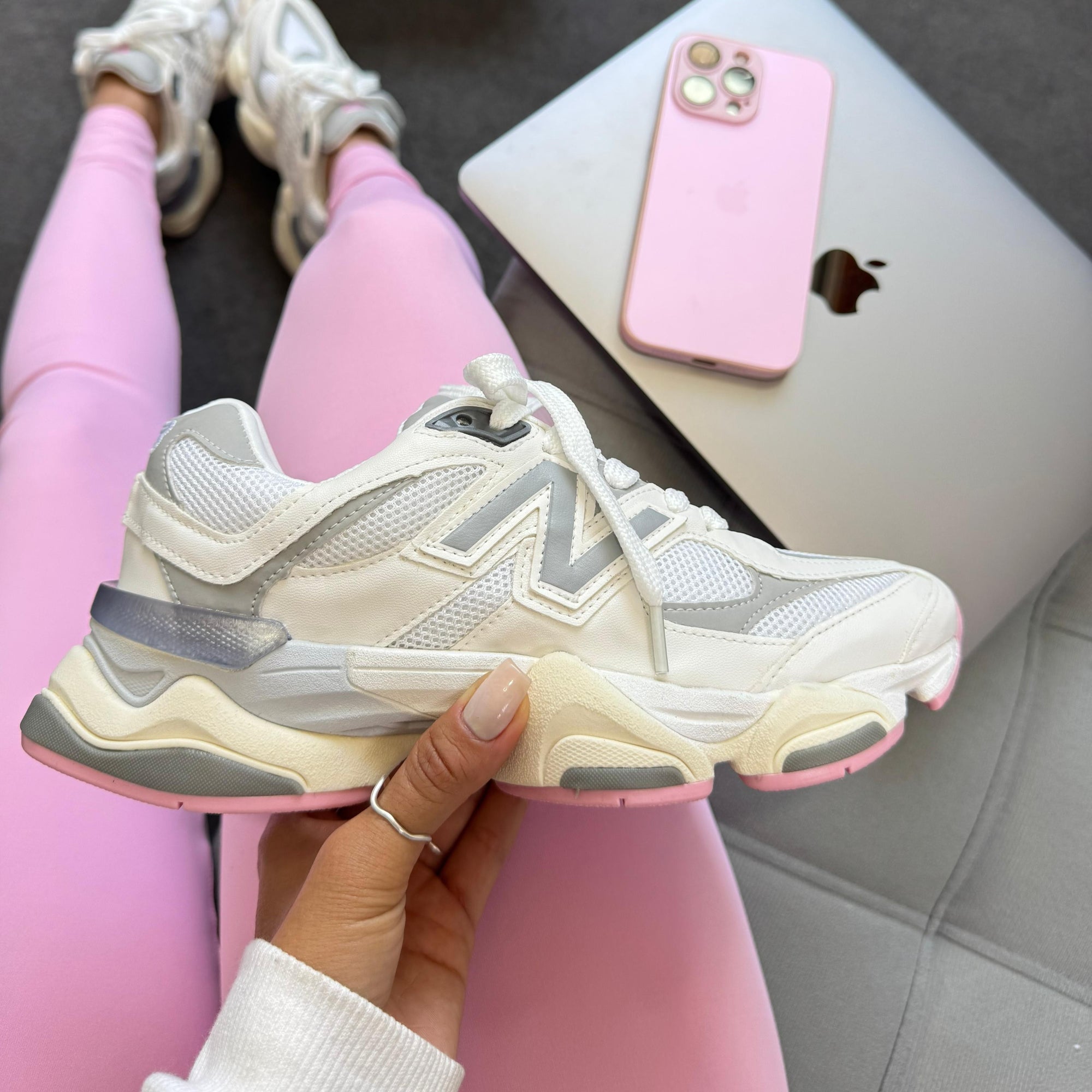 Tênis New Balance 9060 Prime – Branco/Cinza/Rosa