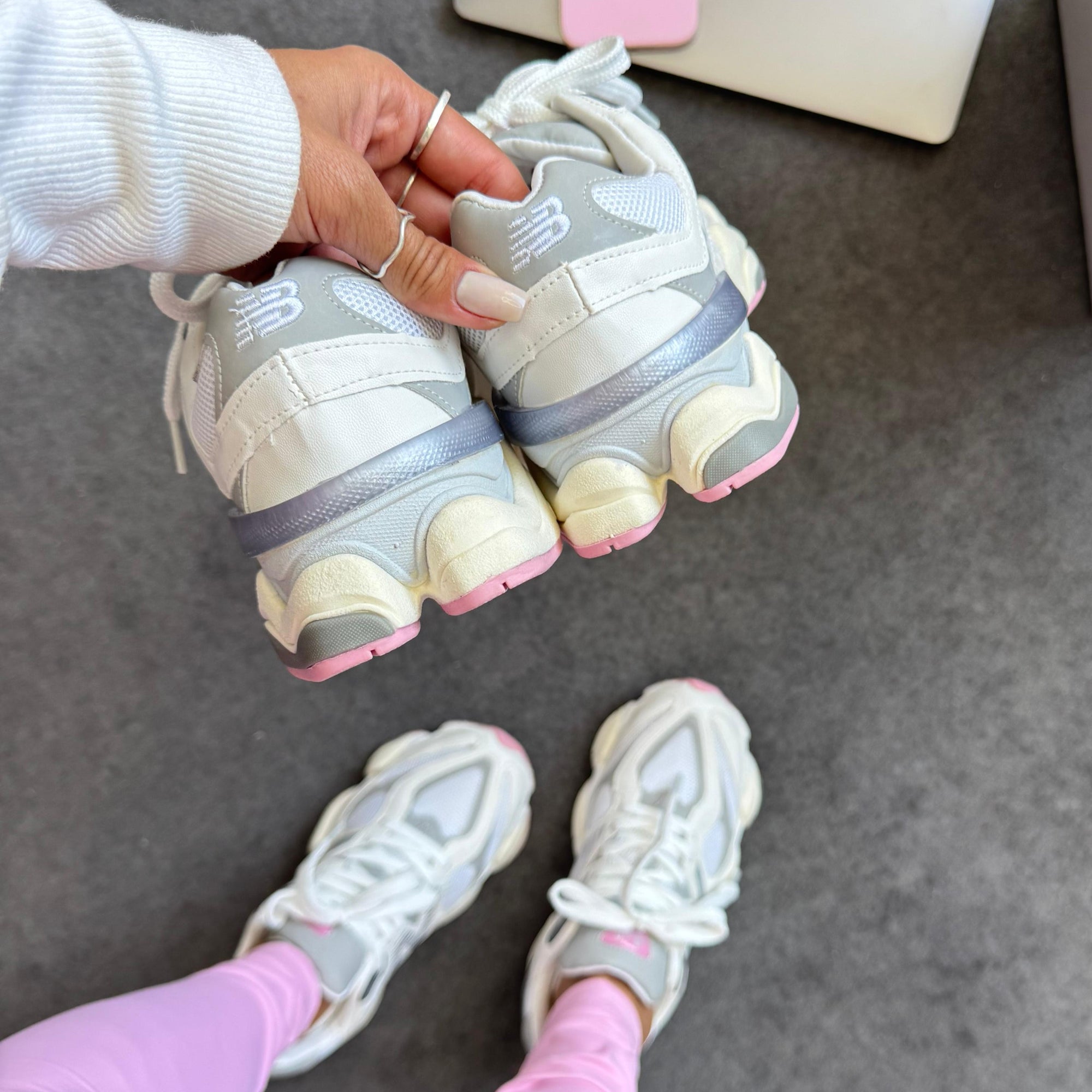 Tênis New Balance 9060 Prime – Branco/Cinza/Rosa