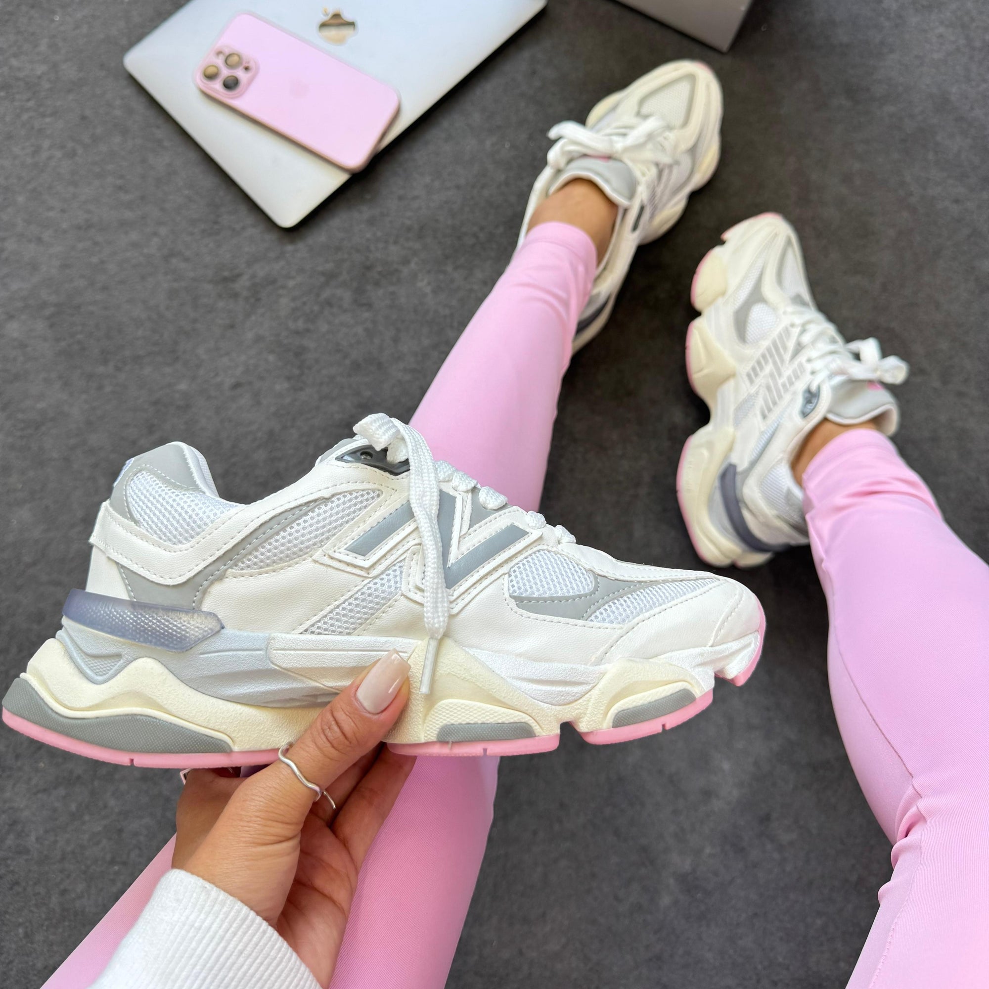 Tênis New Balance 9060 Prime – Branco/Cinza/Rosa