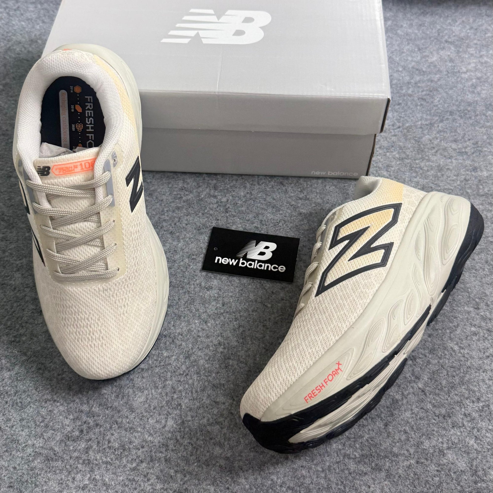 Tênis New Balance 1080 – Off Bege