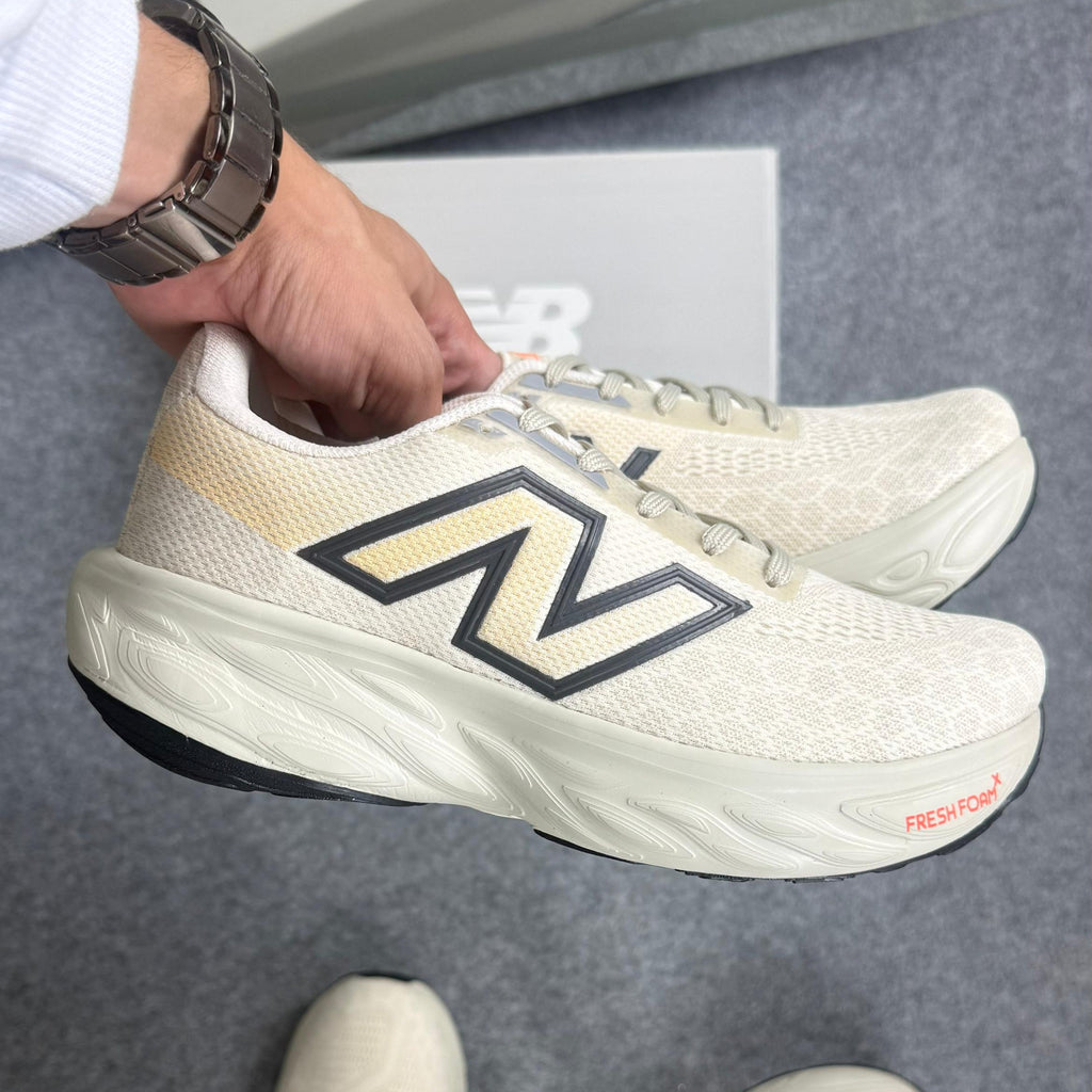 Tênis New Balance 1080 – Off Bege