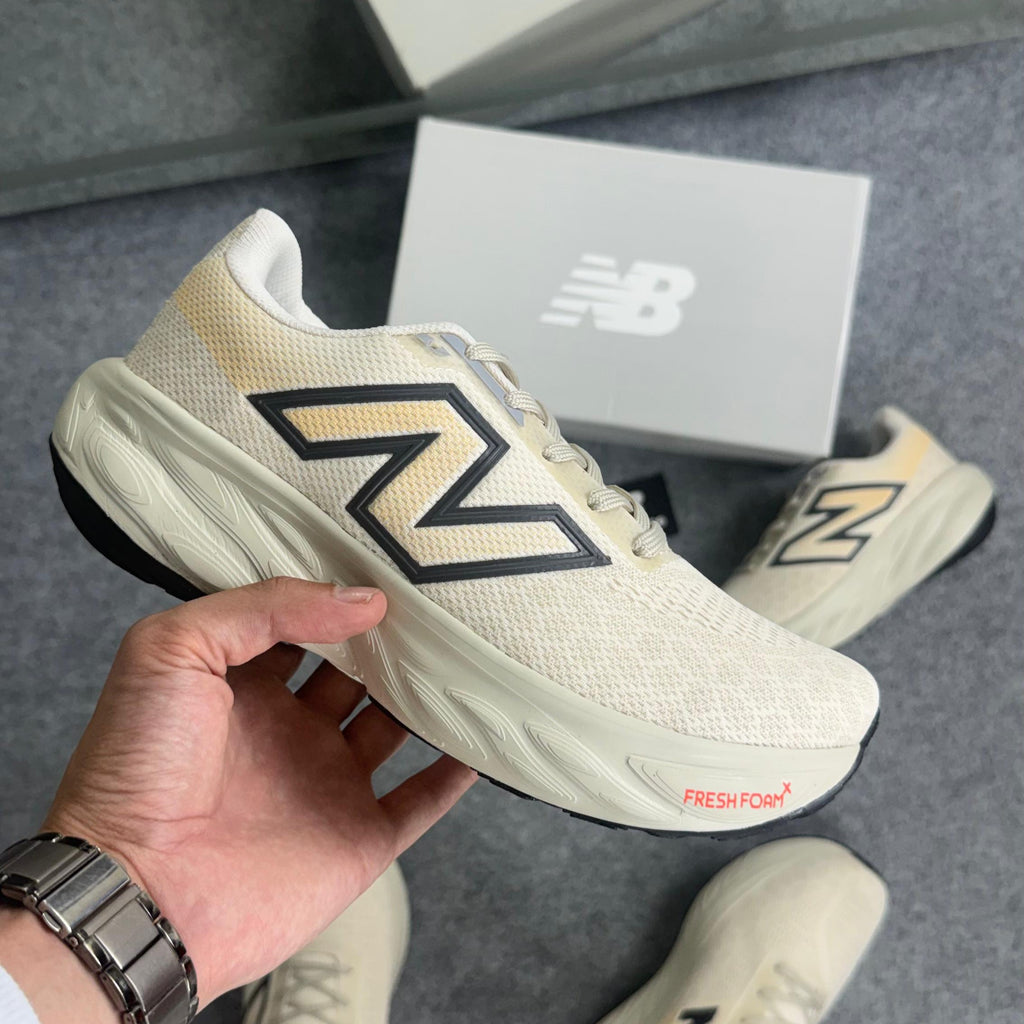 Tênis New Balance 1080 – Off Bege