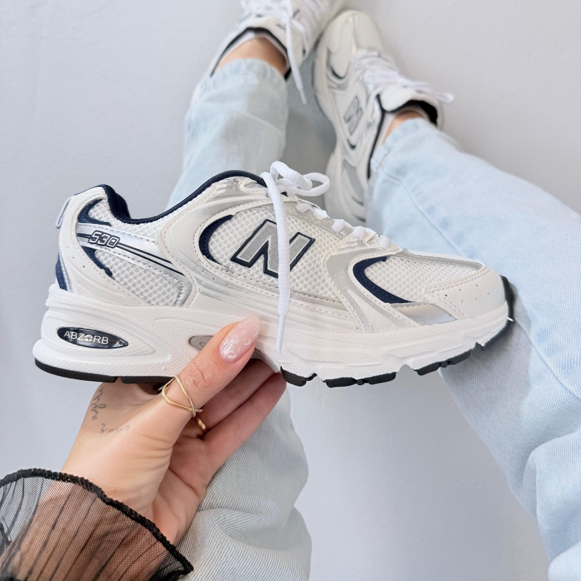 New Balance 530 Retrô – Branco/Marinho