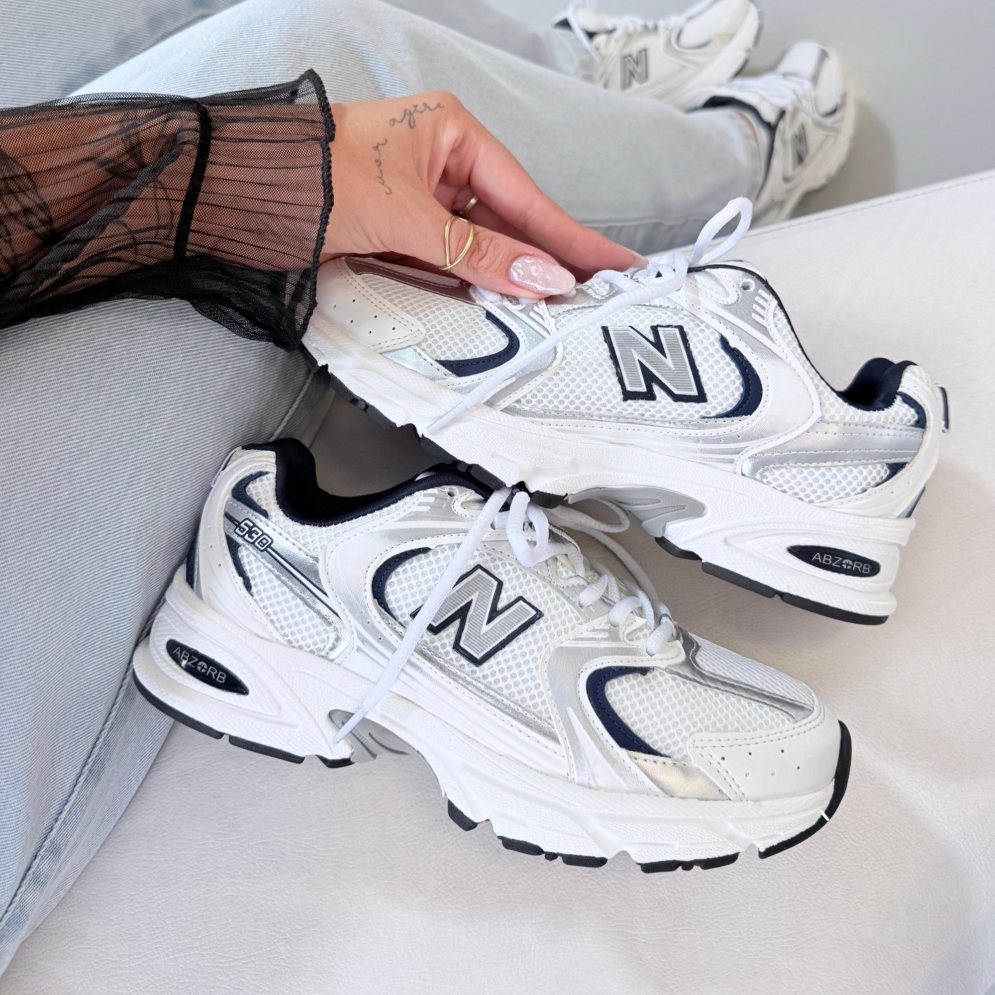New Balance 530 Retrô – Branco/Marinho