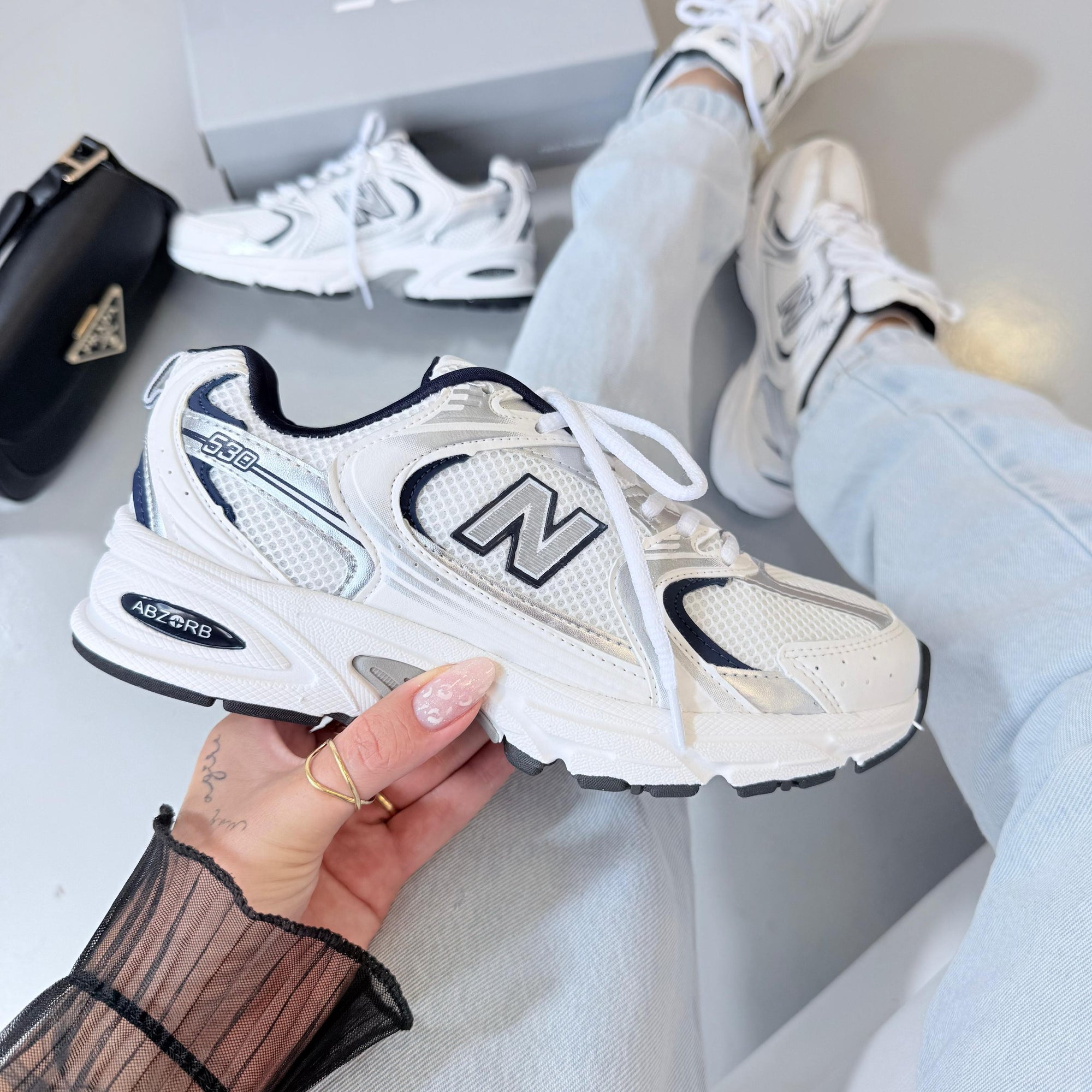 New Balance 530 Retrô – Branco/Marinho