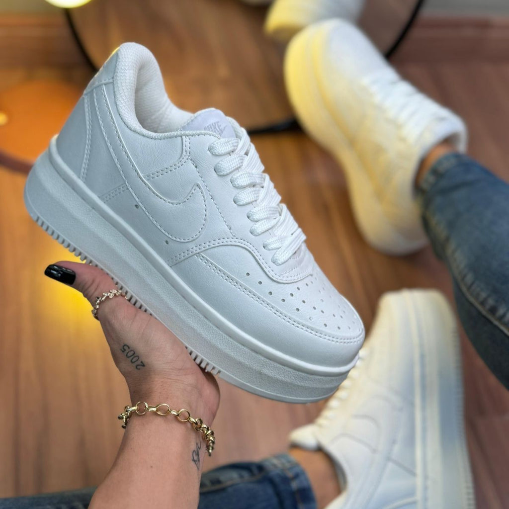 Tênis Nike Air Force 1 Sage Low Branco