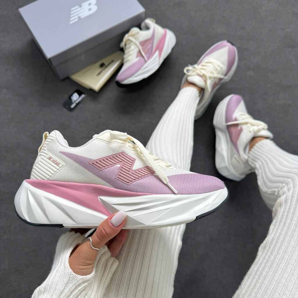 Tênis New Balance FuelCell Rebel Prime – Off White/Rosê
