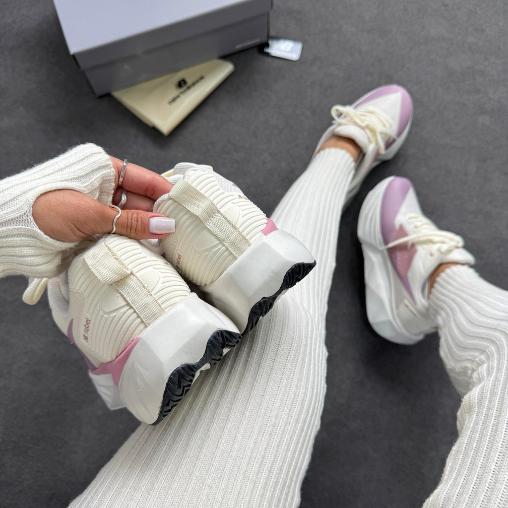 Tênis New Balance FuelCell Rebel Prime – Off White/Rosê