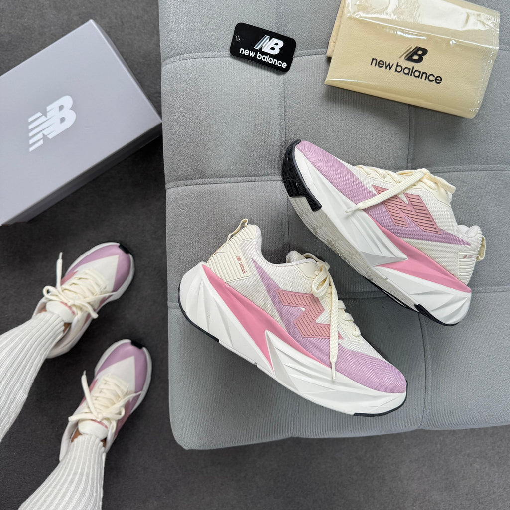 Tênis New Balance FuelCell Rebel Prime – Off White/Rosê