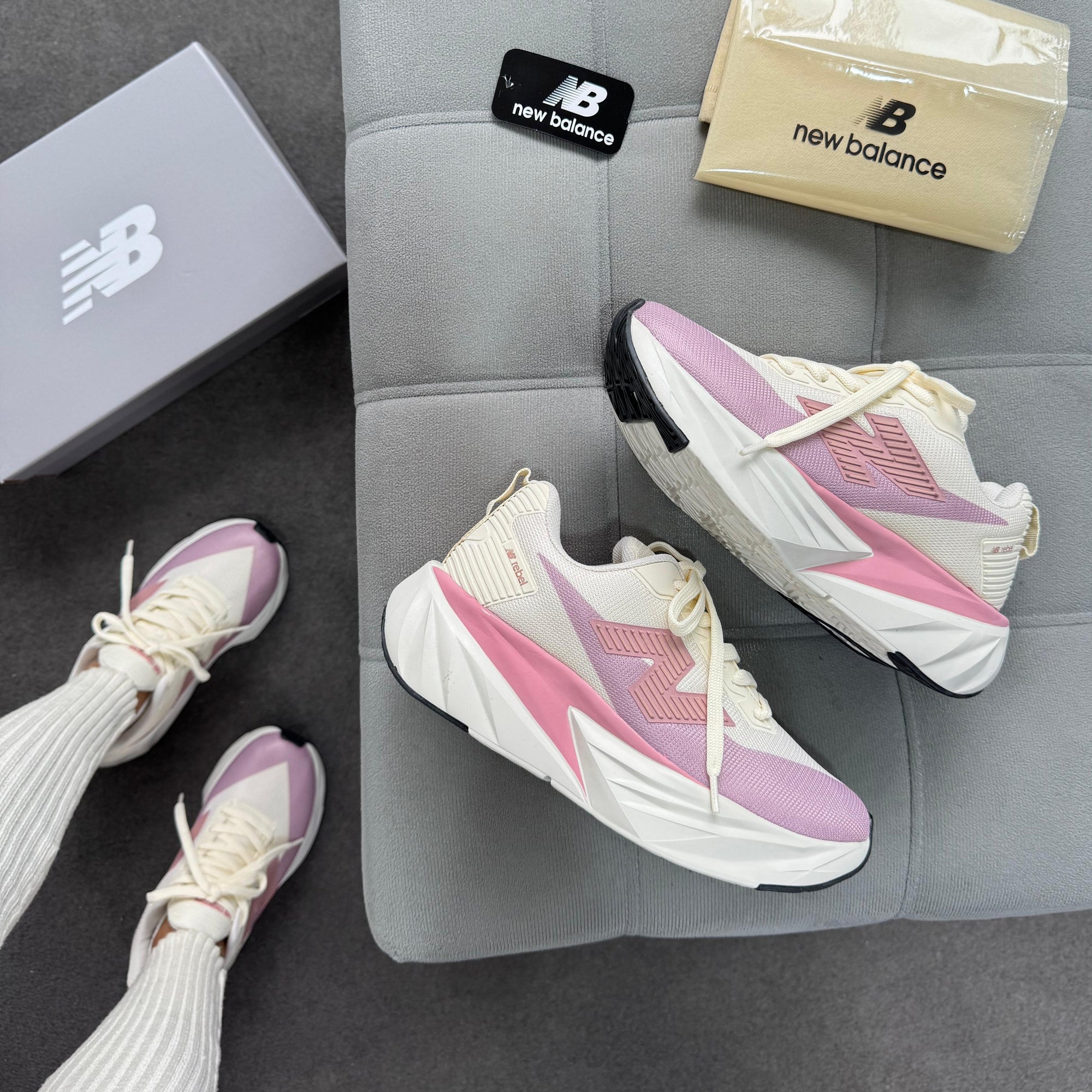 Tênis New Balance FuelCell Rebel Prime – Off White/Rosê