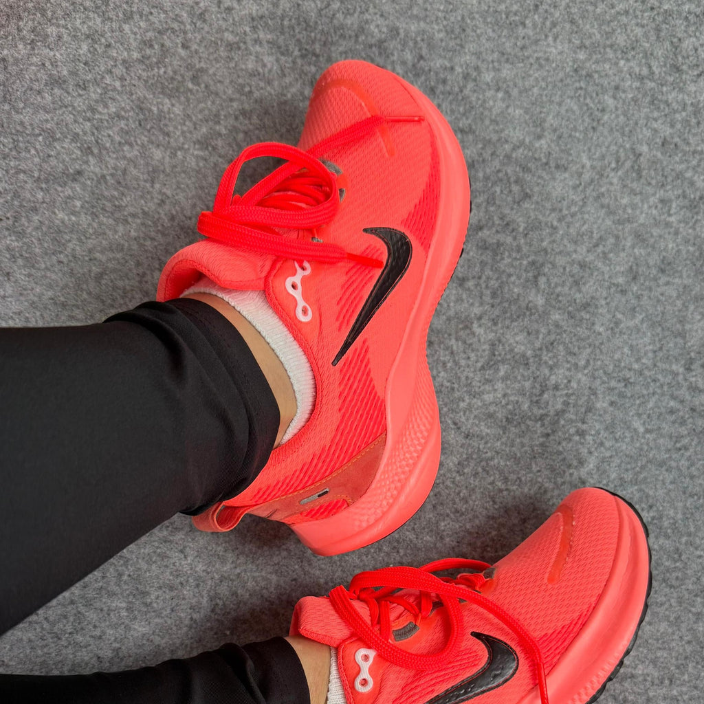 Tênis Nike Vomero 18 Prime – Salmão