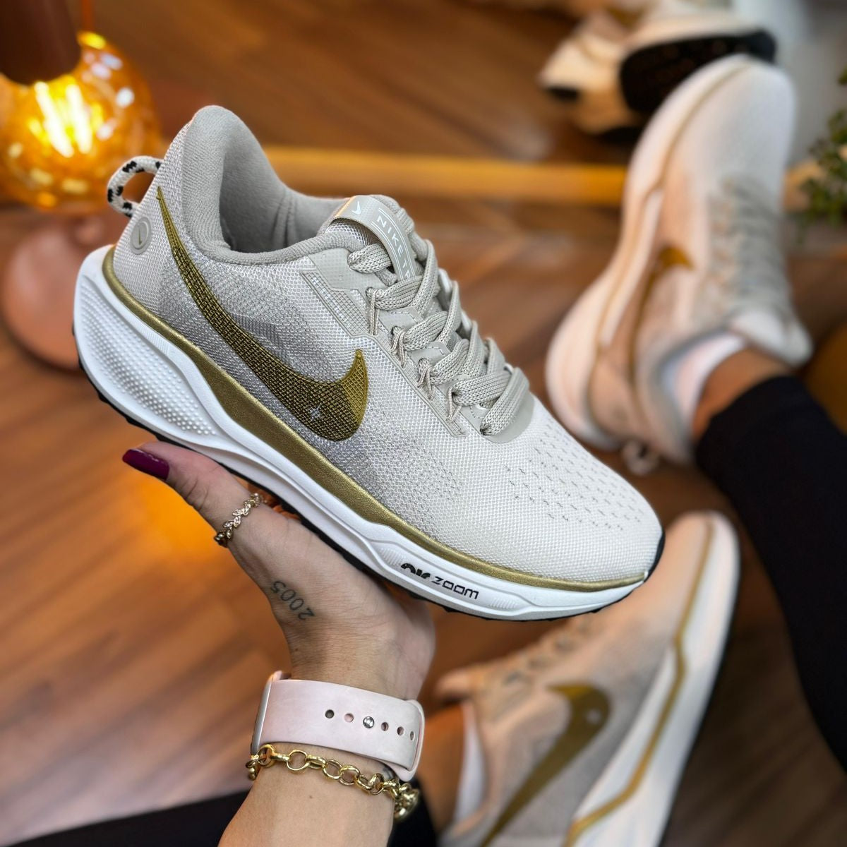 Tênis Nike Pegasus Trail Off/Dourado