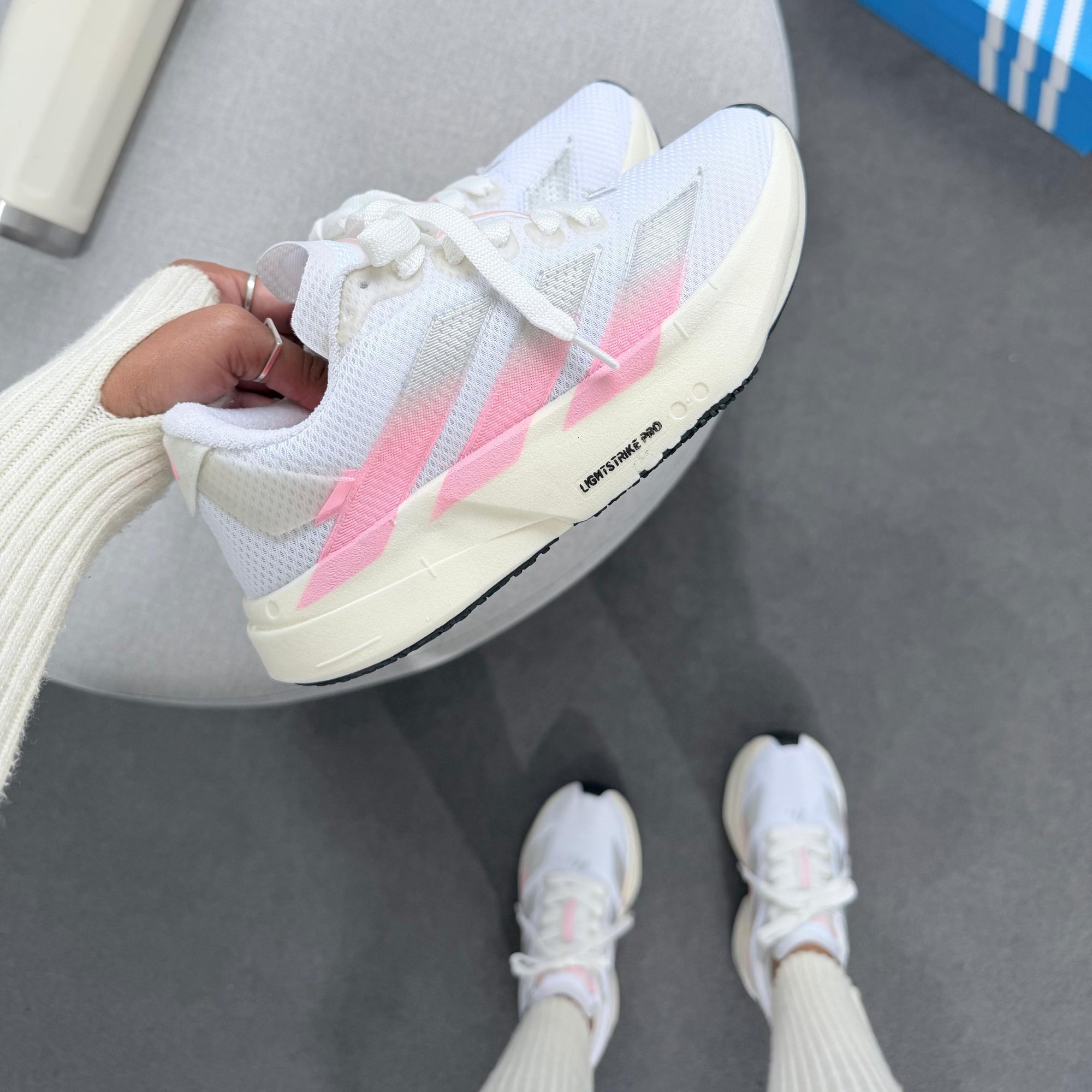 Tênis Adidas Adizero Adios Pro 4 – Branco/Rosa