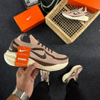 Tênis Nike ZoomX Meia Knit – Bege/Marrom 🤎✨🏃♂️