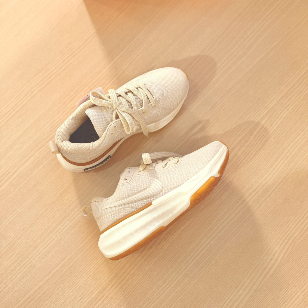 Tênis ZoomX Invincible Run 3 – Off/Caramelo