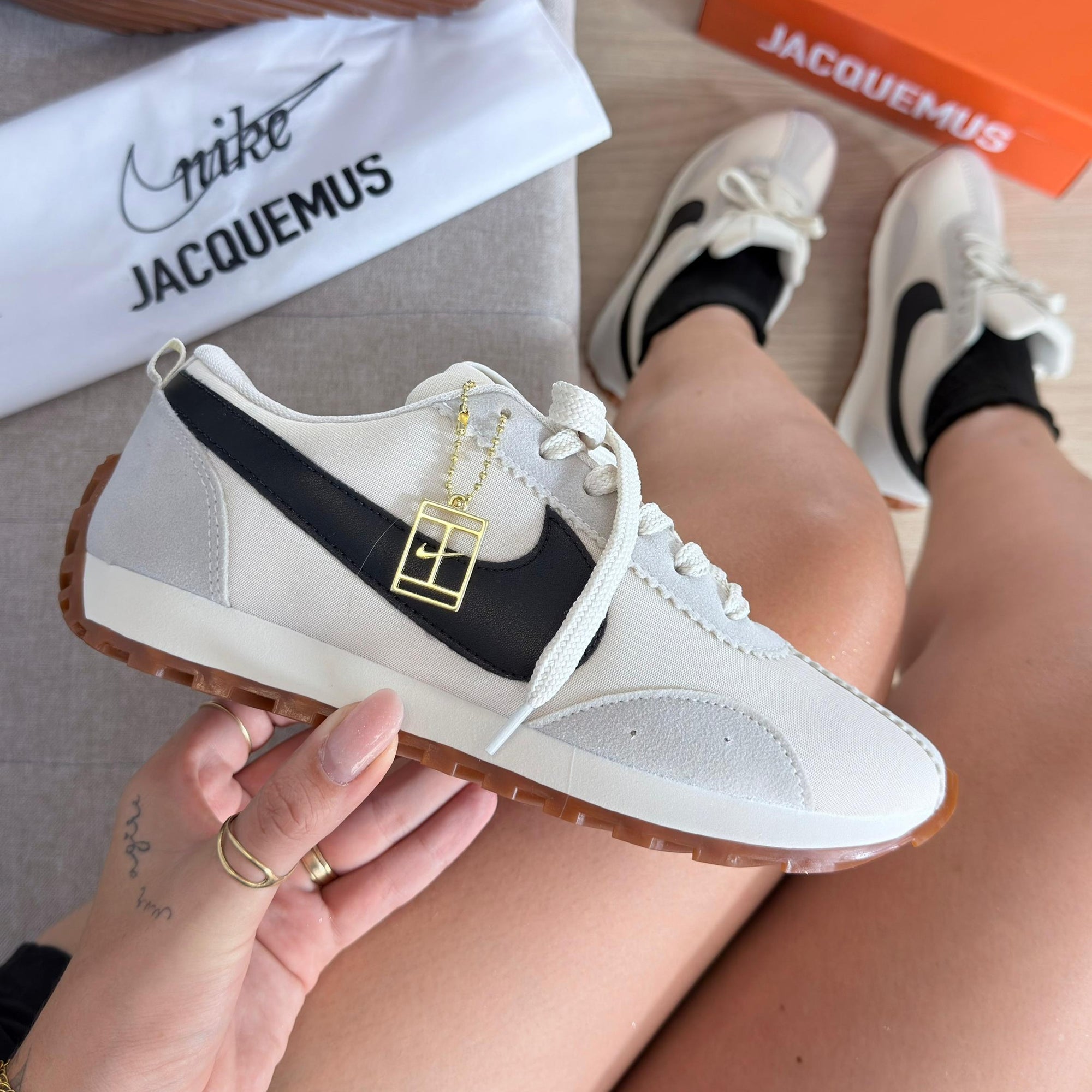 Nike Jacquemus Moon Shoe – Off/Preto