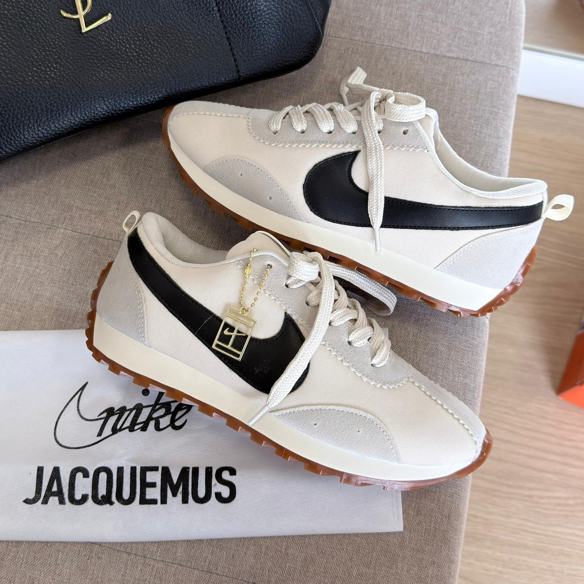 Nike Jacquemus Moon Shoe – Off/Preto