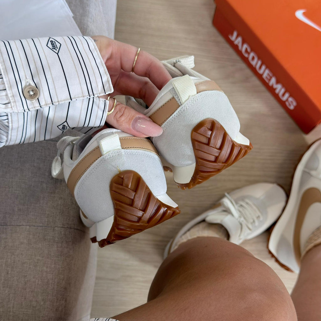 Nike x Jacquemus Alabaster – Off/Palha