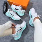 Nike Vomero 18 – Branco/Preto/Verde Água (Linha Prime)