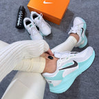 Nike Vomero 18 – Branco/Preto/Verde Água (Linha Prime)