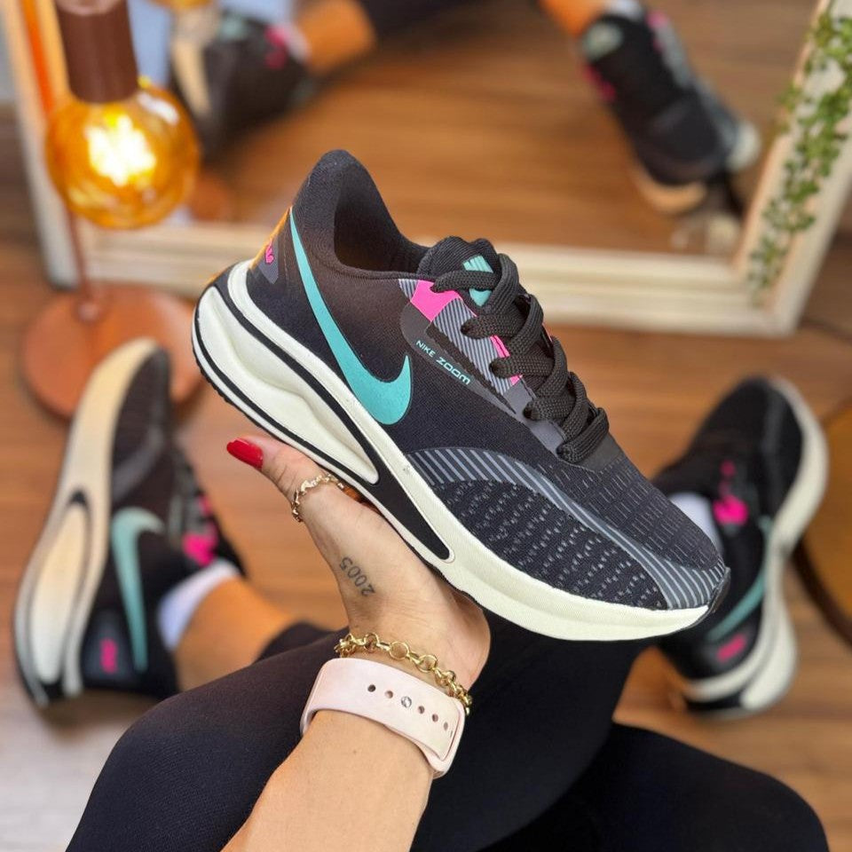 Tênis Nike Zoom Journey Preto/Turquesa/Rosa