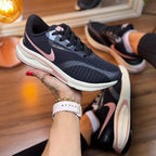Tênis Nike Zoom Journey Preto/Rosa
