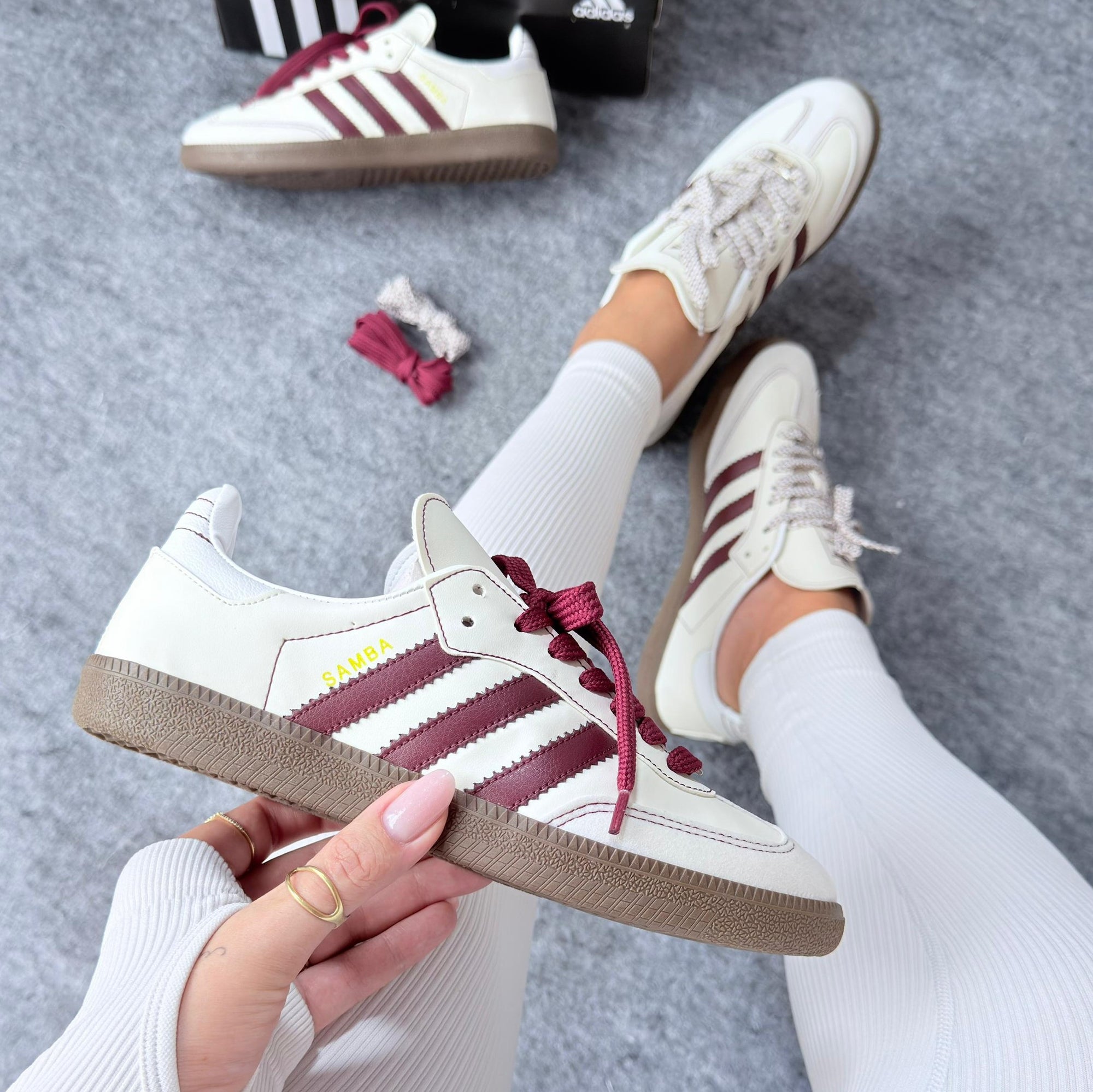 Tênis Adidas Samba OG Linha Prime – Off White/Bordô
