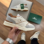 Tênis Lacoste Tenning 1933 Branco/Caramelo Edição Especial