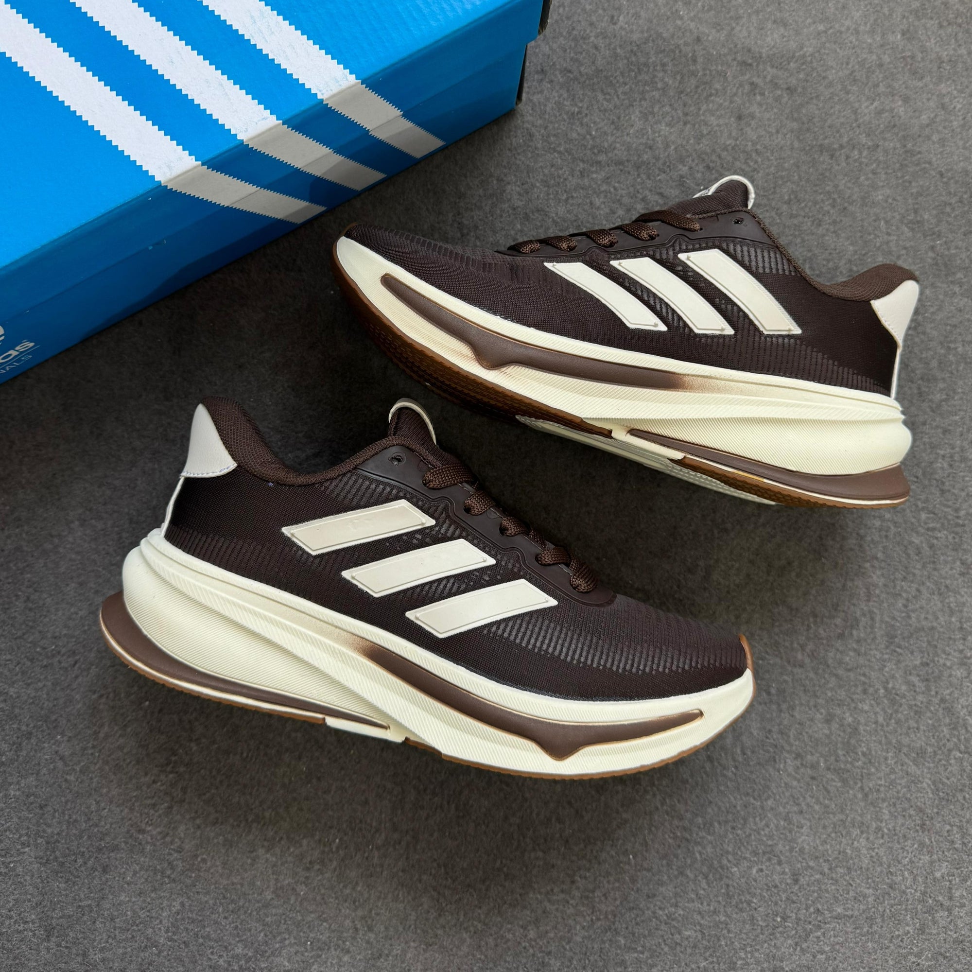 Tênis Adidas Supernova – Café