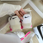 Tênis Nike Air Vomero Premium Branco/Pink